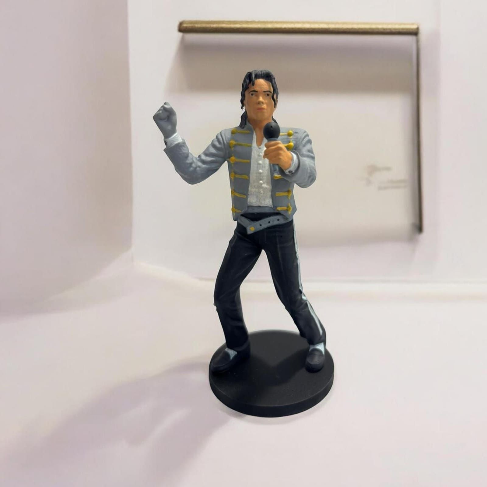 Pop Dancer Figurine