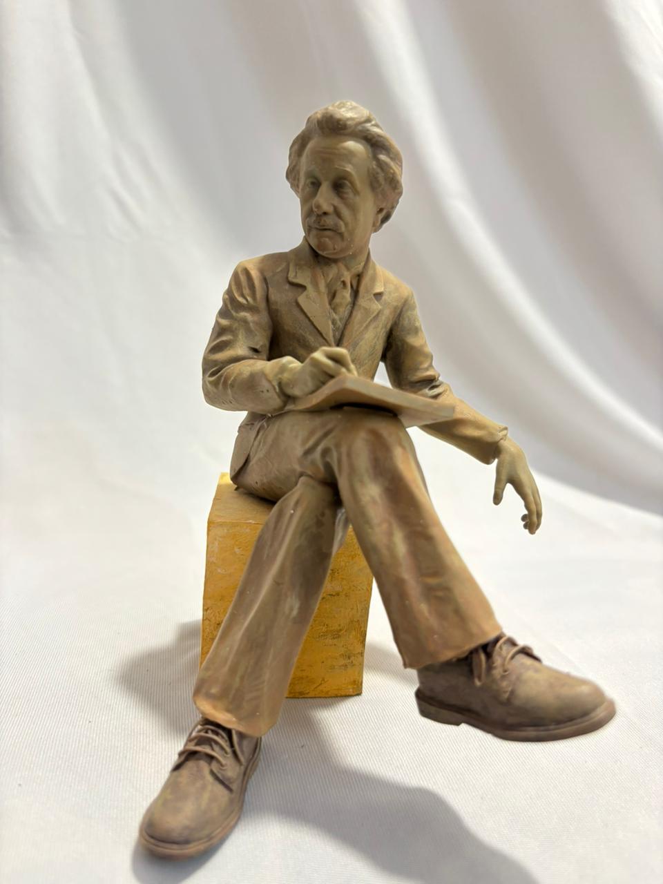 All time Genius Figurine
